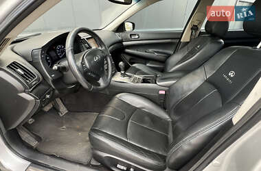 Седан Infiniti G25 2011 в 
