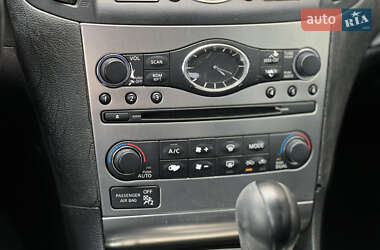 Седан Infiniti G25 2011 в 