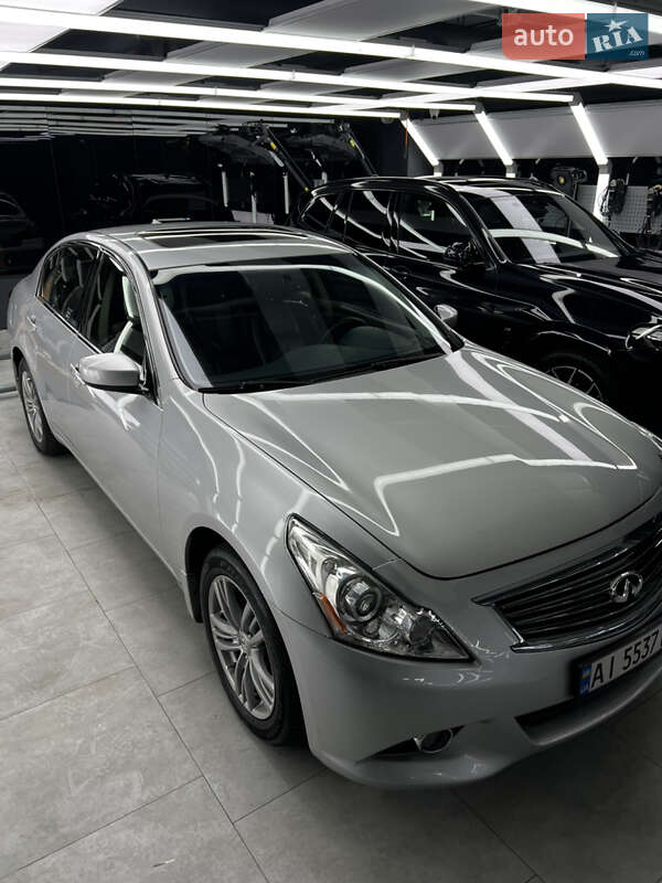 Infiniti G25 2010