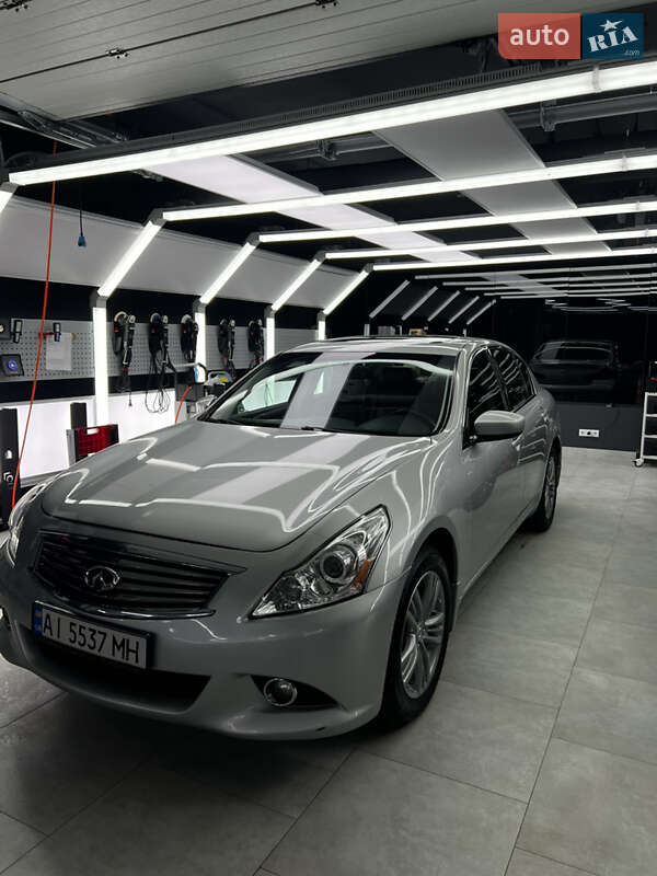 Седан Infiniti G25 2010 в Борисполе