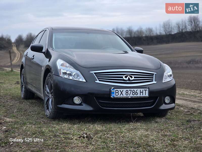Седан Infiniti G25 2011 в Хмельницком