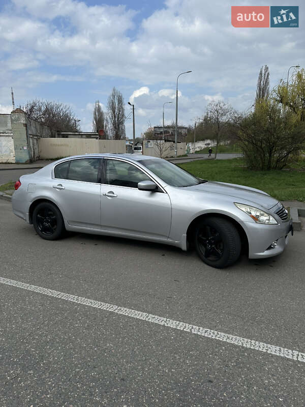 Седан Infiniti G25 2010 в Одесі