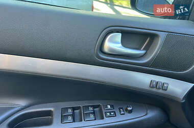 Седан Infiniti G25 2012 в 