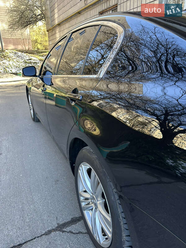Седан Infiniti G25 2010 в Києві