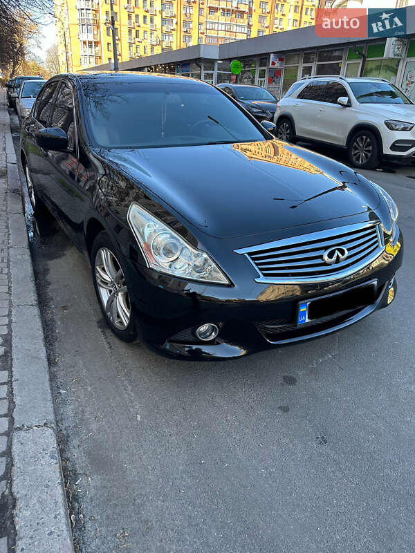Седан Infiniti G25 2010 в Києві