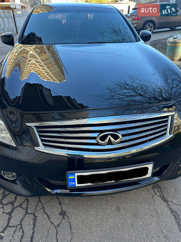 Седан Infiniti G25 2010 в Києві