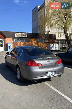Седан Infiniti G25 2012 в 