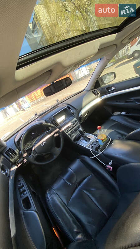 Седан Infiniti G25 2012 в Умани