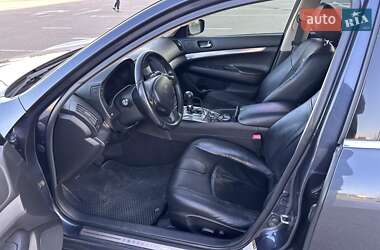 Седан Infiniti G25 2010 в 