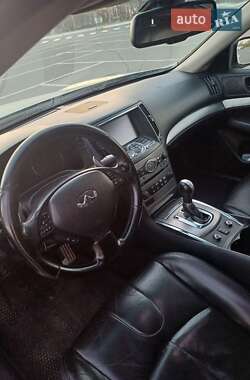 Седан Infiniti G25 2010 в 