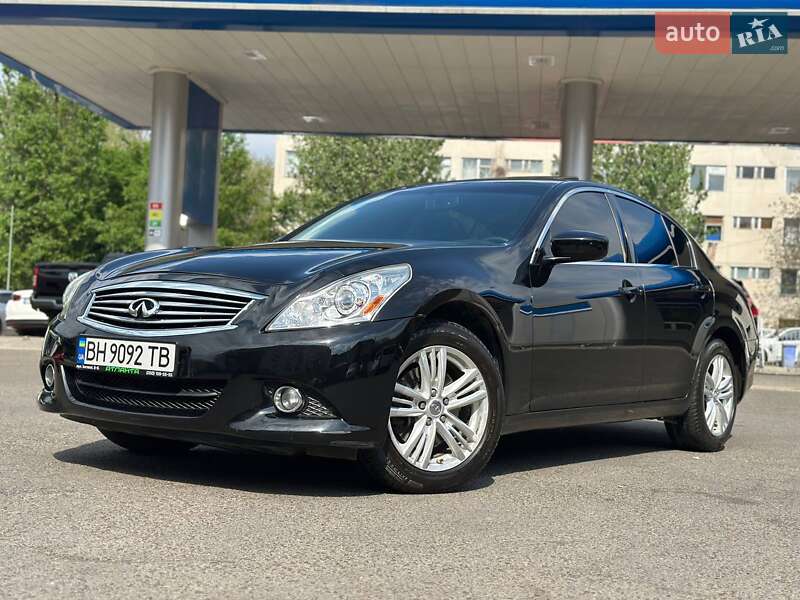 Infiniti G25 2011
