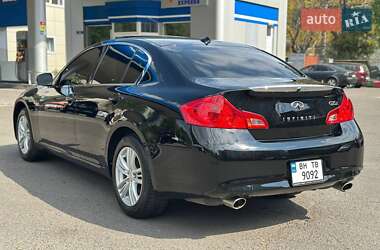 Седан Infiniti G25 2011 в 