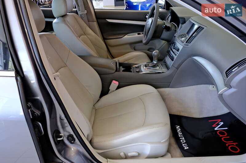 Седан Infiniti G25 2011 в Одессе