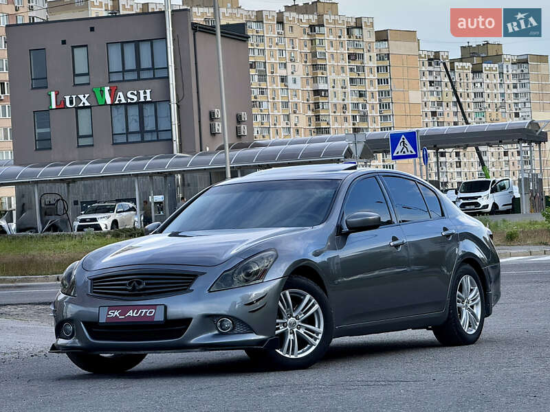 Infiniti G25 2012