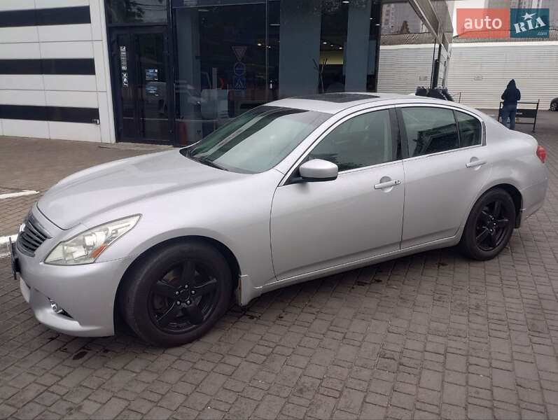 Седан Infiniti G25 2011 в Одессе