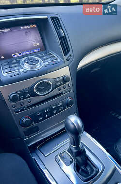 Седан Infiniti G25 2012 в 