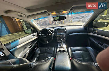 Седан Infiniti G25 2012 в 
