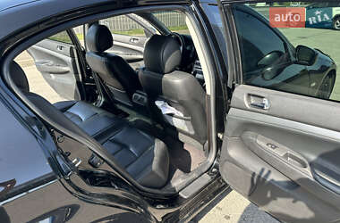 Седан Infiniti G25 2012 в 