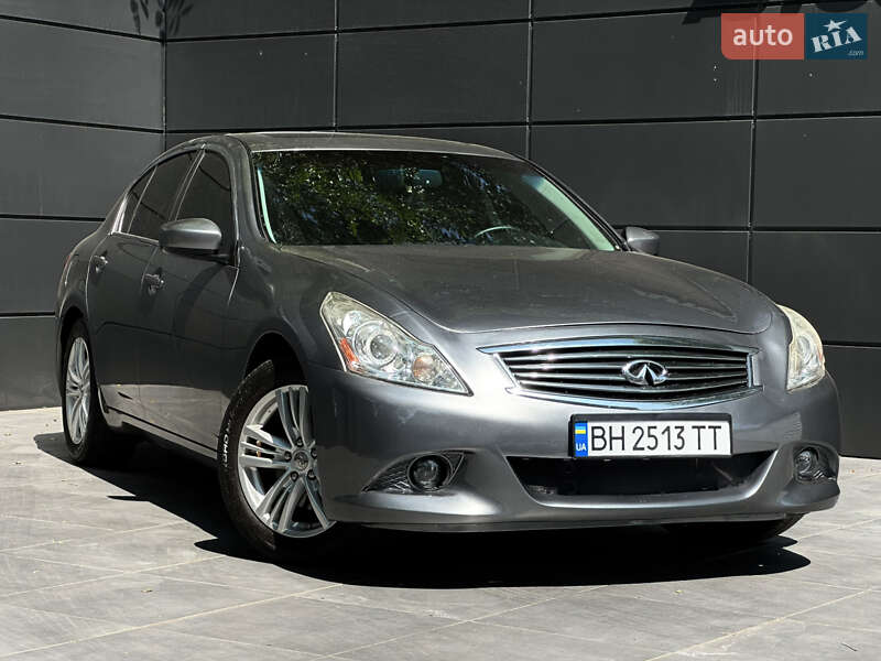 Infiniti G25 2012
