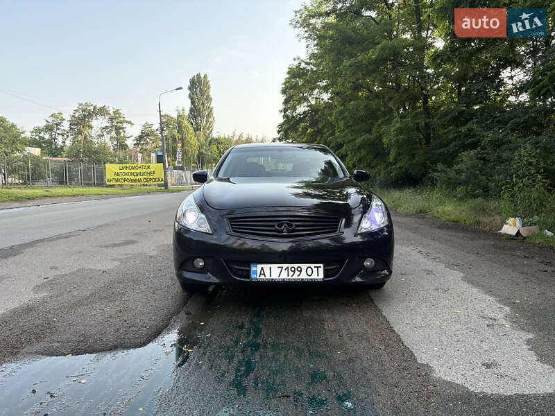 Infiniti G25 2010