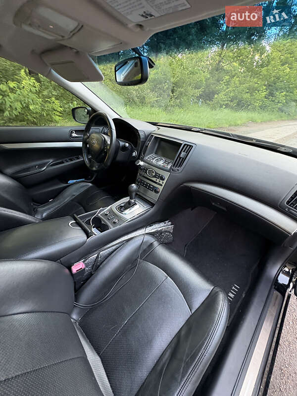 Седан Infiniti G25 2010 в Києві
