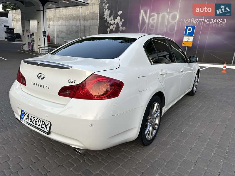 Седан Infiniti G25 2012 в Києві
