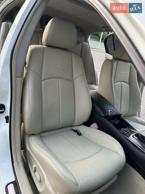 Седан Infiniti G25 2012 в Києві
