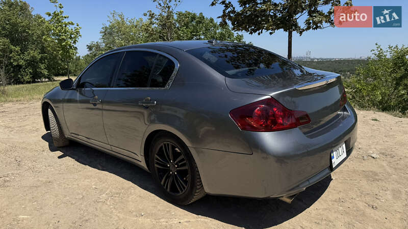 Седан Infiniti G25 2010 в Запоріжжі