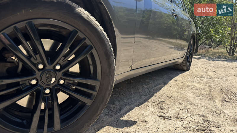 Седан Infiniti G25 2010 в Запоріжжі