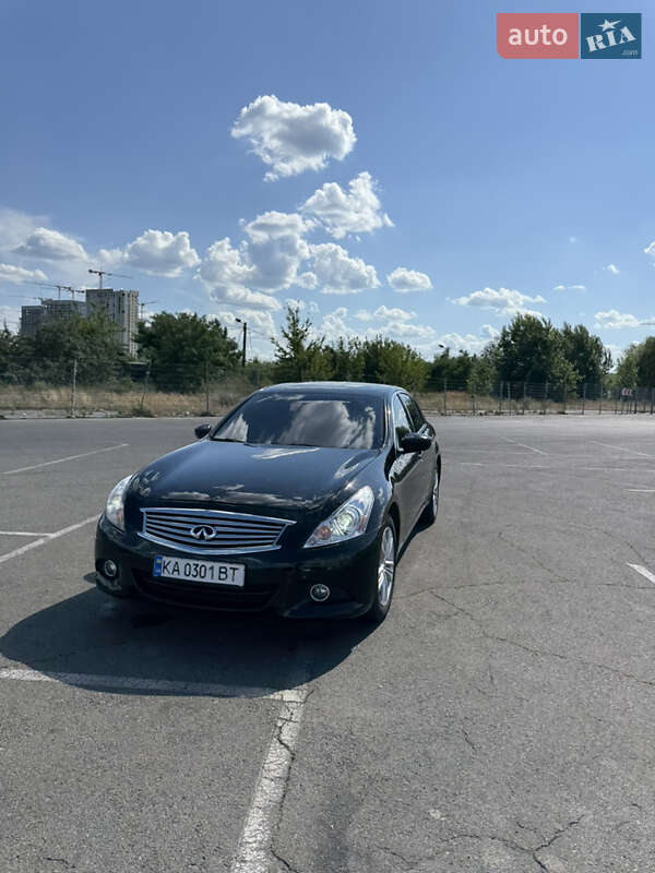 Седан Infiniti G25 2010 в Києві