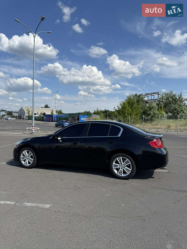 Седан Infiniti G25 2010 в Києві