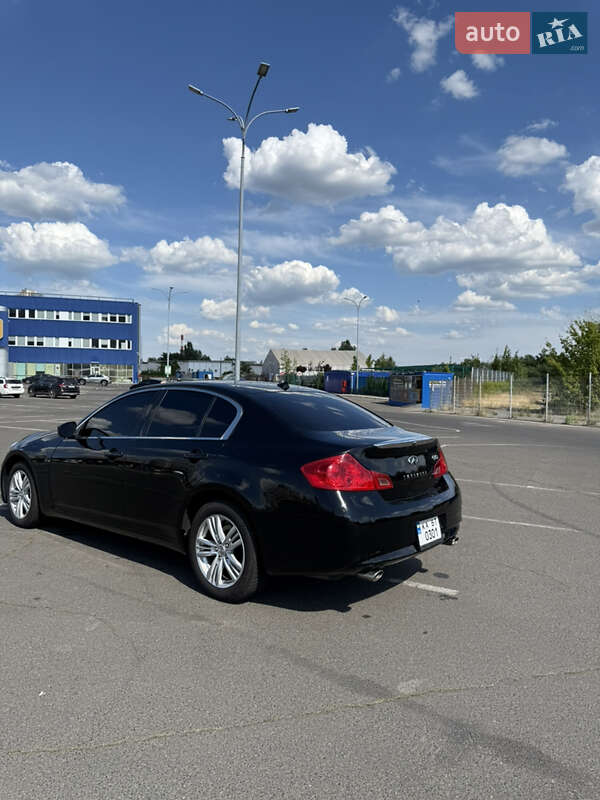 Седан Infiniti G25 2010 в Києві