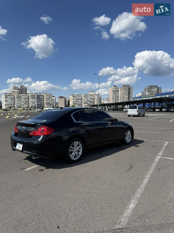 Седан Infiniti G25 2010 в Києві