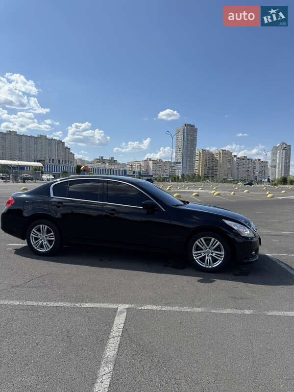 Седан Infiniti G25 2010 в Києві