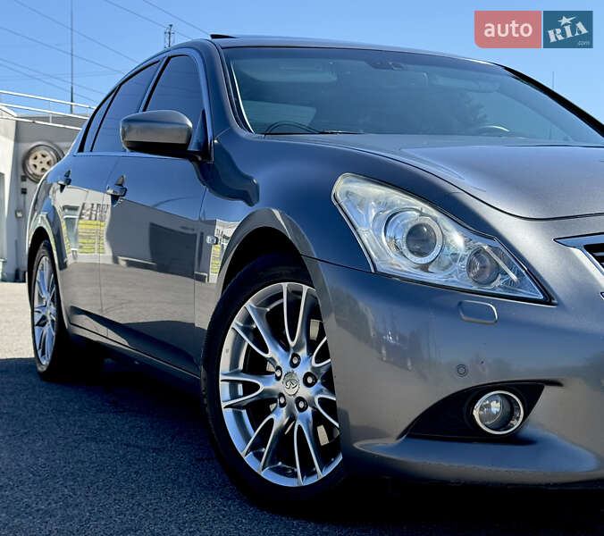 Седан Infiniti G25 2010 в Запорожье