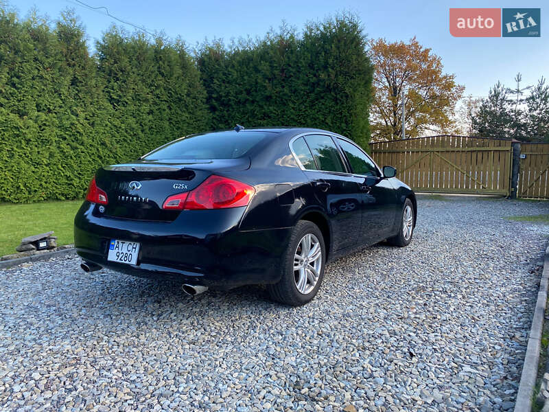 Седан Infiniti G25 2012 в Софіївській Борщагівці