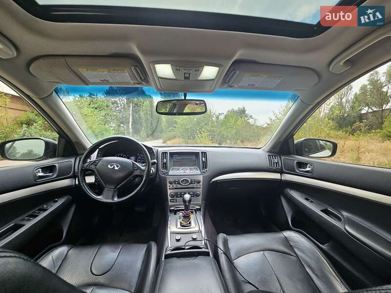 Седан Infiniti G25 2012 в Кам'янському