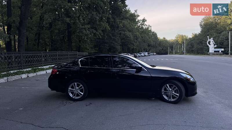 Седан Infiniti G25 2010 в Хмельнике