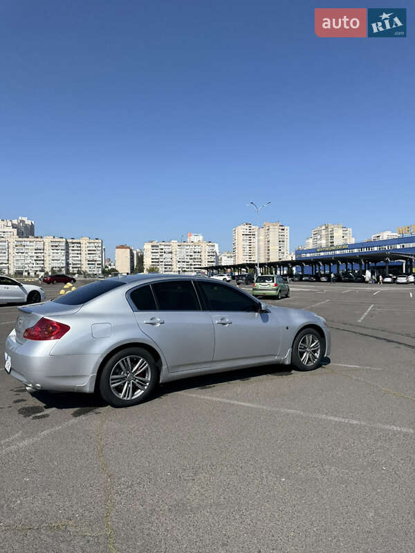 Седан Infiniti G25 2011 в Києві
