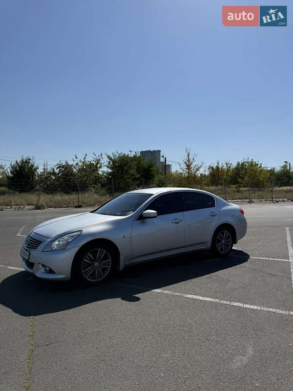 Седан Infiniti G25 2011 в Києві