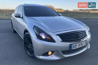 Седан Infiniti G25 2012 в 