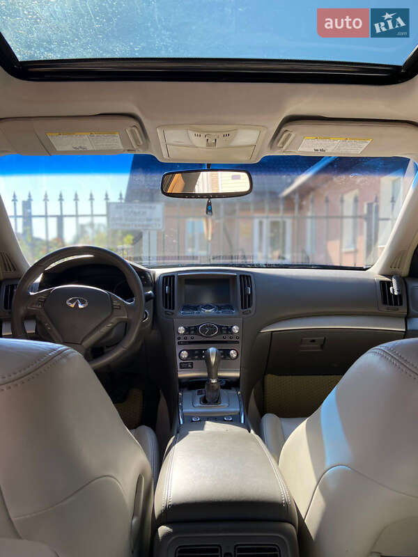 Седан Infiniti G25 2011 в Киеве