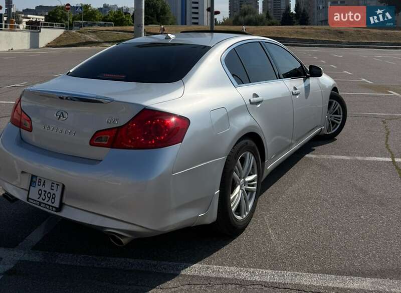 Седан Infiniti G25 2011 в Киеве фото 5 Седан Infiniti G25 2011 в Киеве