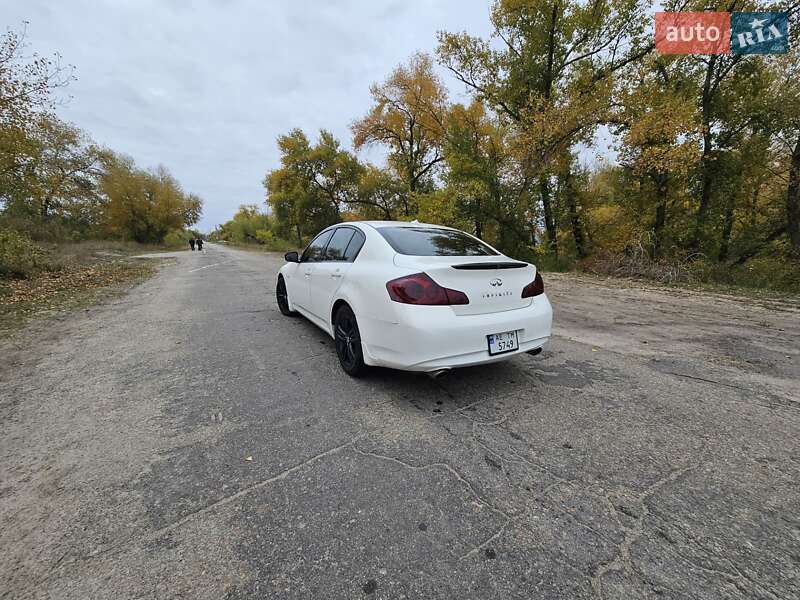 Седан Infiniti G25 2012 в Кам'янському