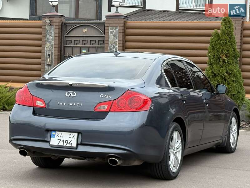 Седан Infiniti G25 2011 в Києві