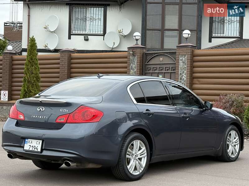 Седан Infiniti G25 2011 в Києві