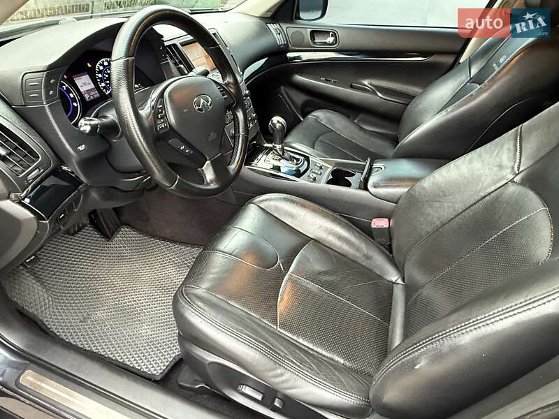 Седан Infiniti G25 2011 в Києві