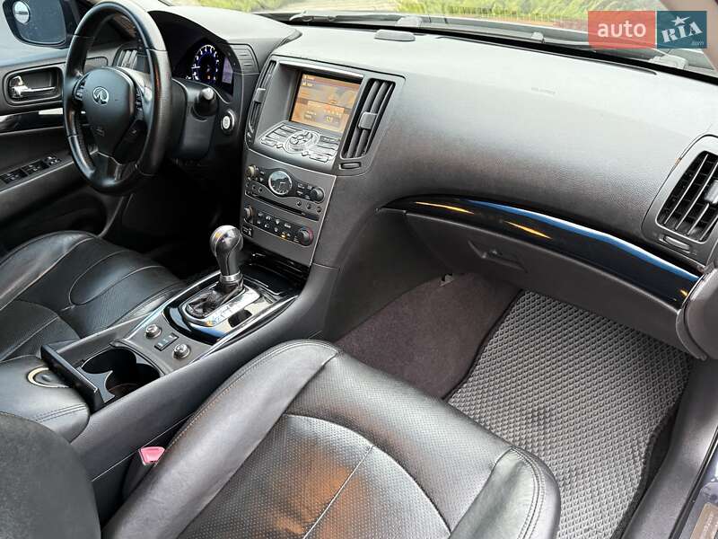 Седан Infiniti G25 2011 в Києві