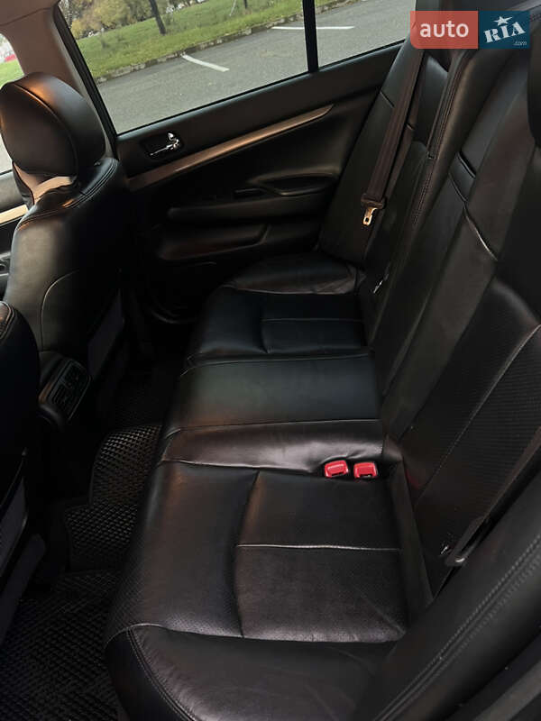 Седан Infiniti G25 2011 в Ужгороде