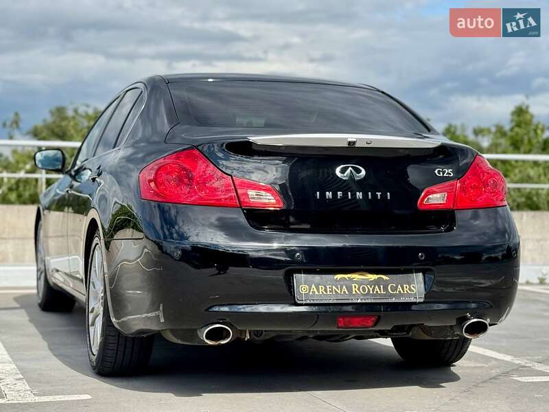 Седан Infiniti G25 2012 в Киеве